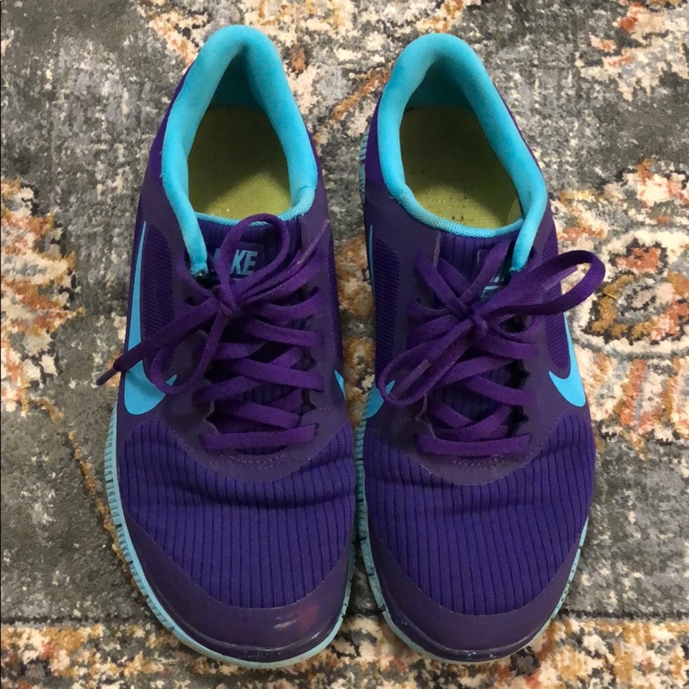 Nike tennis shoes